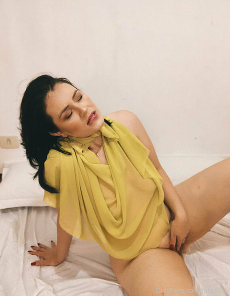 Fabricia Freitas Miniature