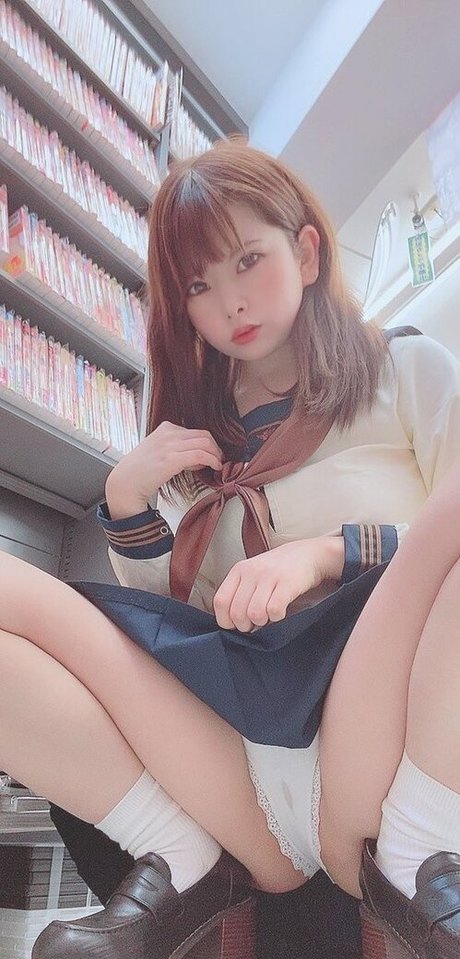 meru12sai modèle joli photo