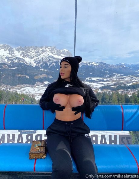 Mikaelatesta estrella porno mejor imágenes