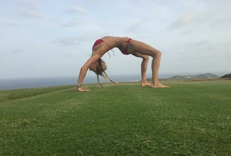 Anna Kournikova modelo de arte fotos