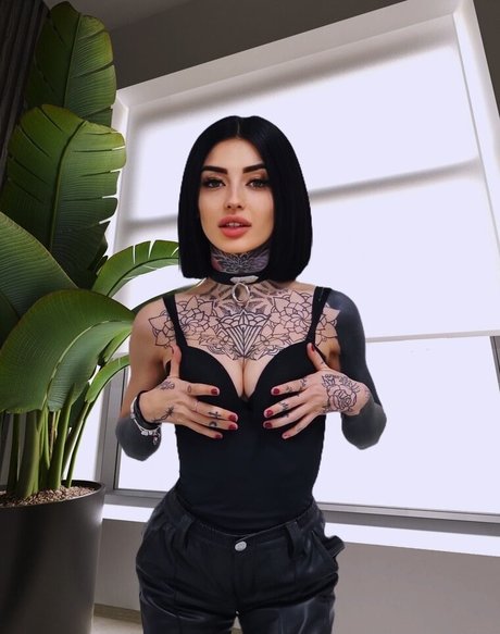 lilith sg estrella desnuda galerías