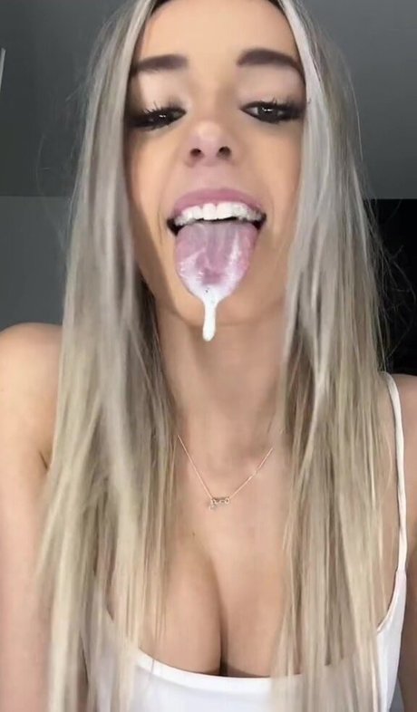 Alex Fox naked pornstar galleries