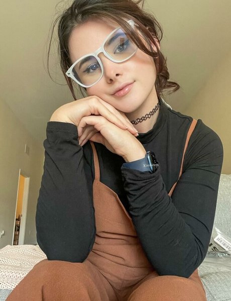 Kirabira93 linda estrella fotos