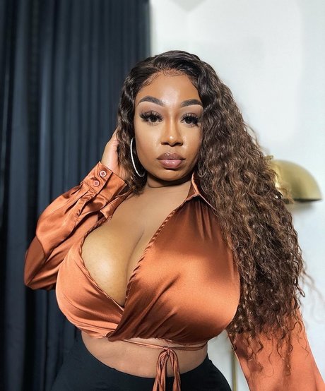 brittney tonee modelo exclusivo imágenes