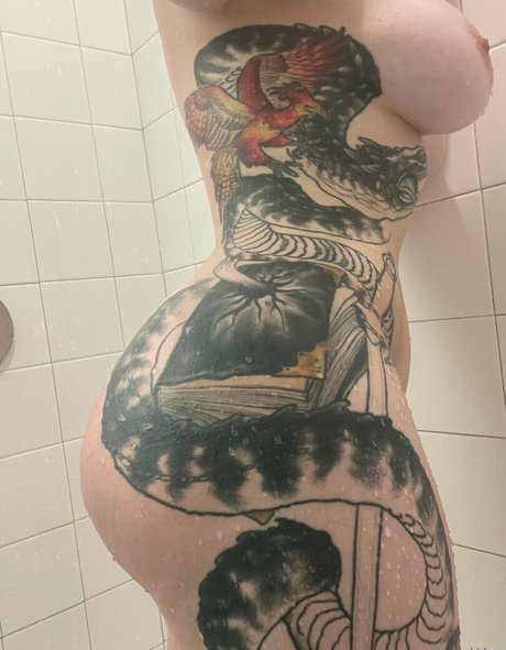 Merrick Deville star nude images