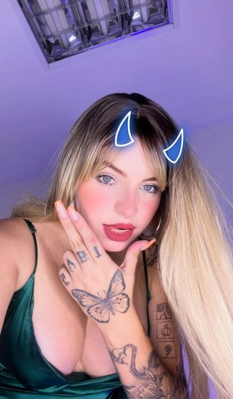 Marianyyaa star naked photo