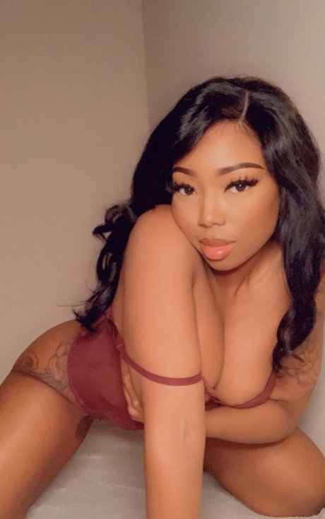 Summerntae actrice chaude photo