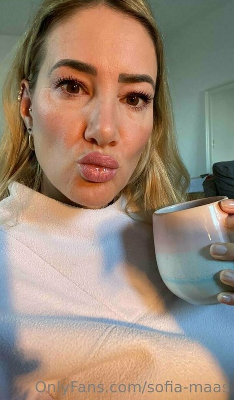 Sofia Maas desnudos de estrellas foto