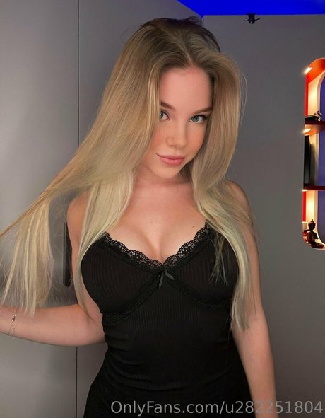 alicebaeee star adult photo