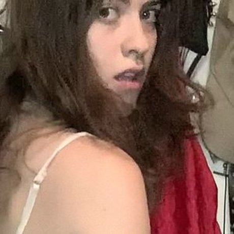 TInyGothGF sexy star pic