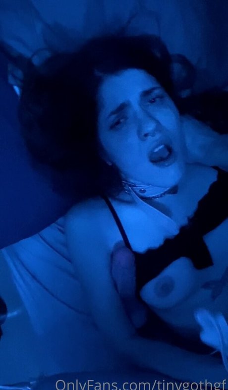TInyGothGF pornstar naked galleries