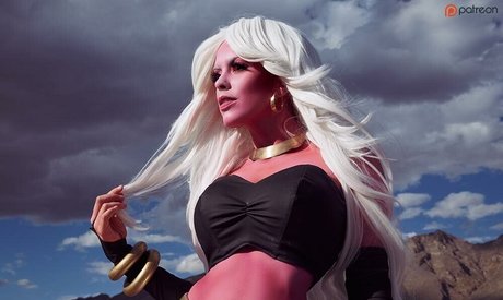 Nadyasonika arte modelo galería