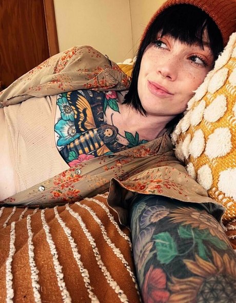 matildassecret modèle nu image