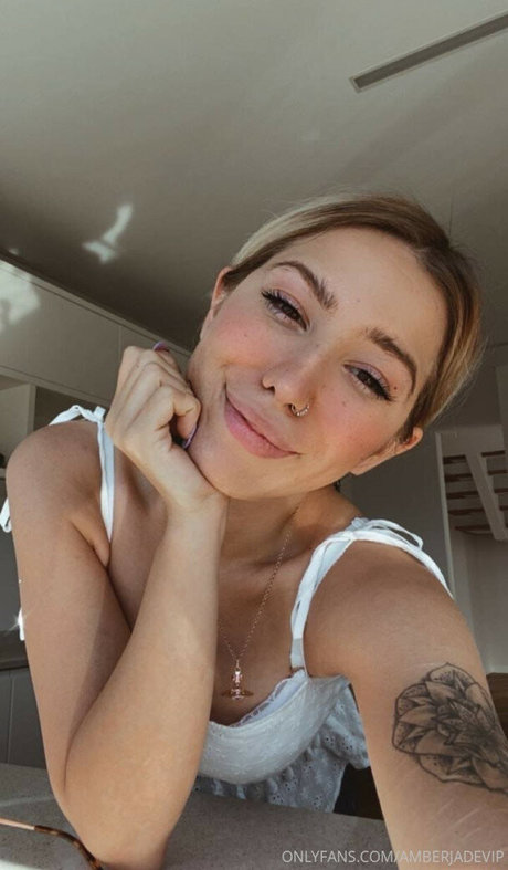 Amber Jade beau modèle photo