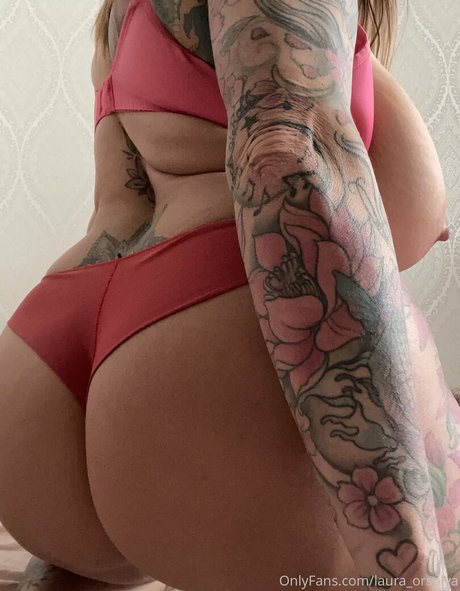 Laura Orsolya estrella bonita fotos