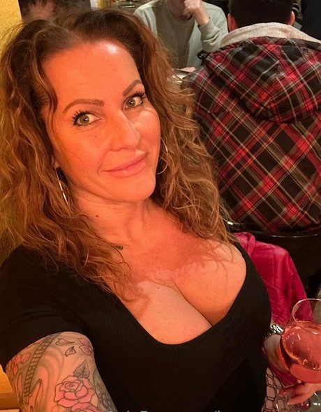 Laura Orsolya actrice exclusive des photos