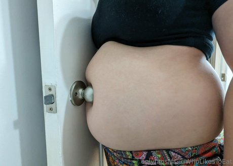 Agirlwholikestoeat estrella porno exclusiva galerías