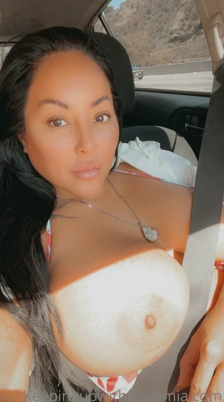 theonlykiaramia estrella hd archivo