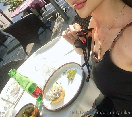dommy nika hot model galleries