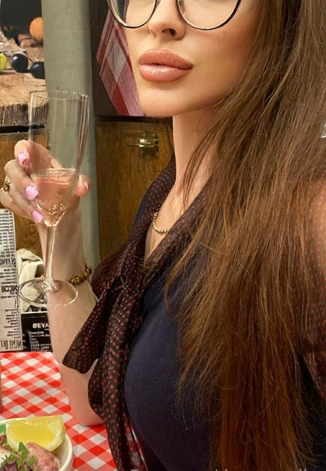 dommy nika estrella porno superior imágenes