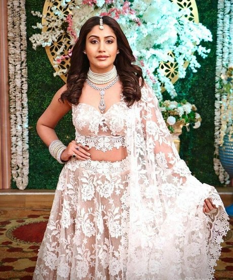 Surbhi Chandna belle étoile photos