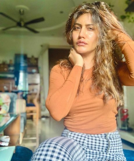 Surbhi Chandna star du porno de haute qualité galerie