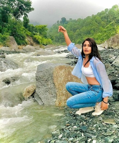 Surbhi Chandna star du porno sympa photos