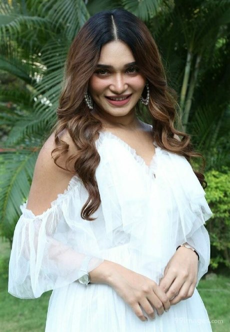 mamada tragar onlyfans erótico caliente imagen