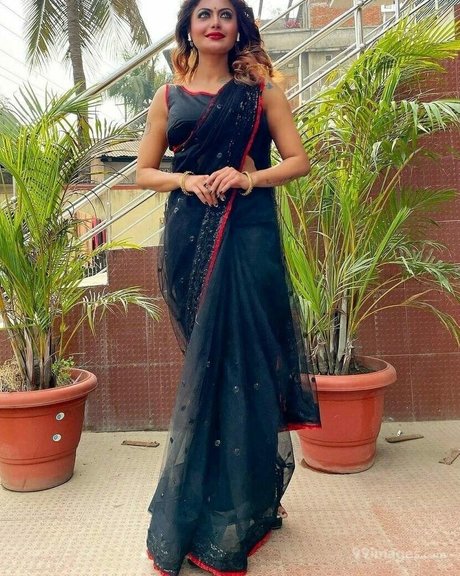 Suhaani Laskar modèles nus galerie