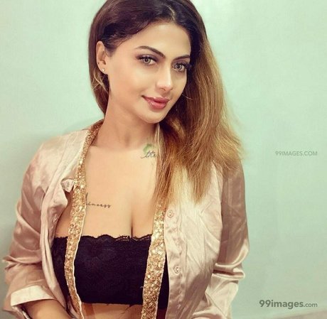 Suhaani Laskar estrella adulta archivo