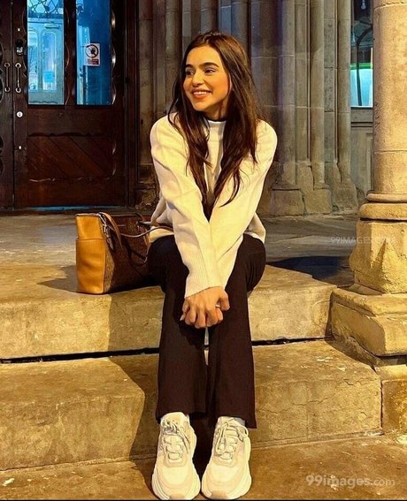 Ankitta Sharma actriz adulta galería