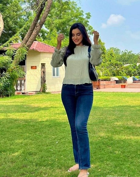Ankitta Sharma actrice exclusive image