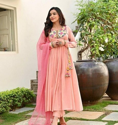 Ankitta Sharma actriz xxx imagen