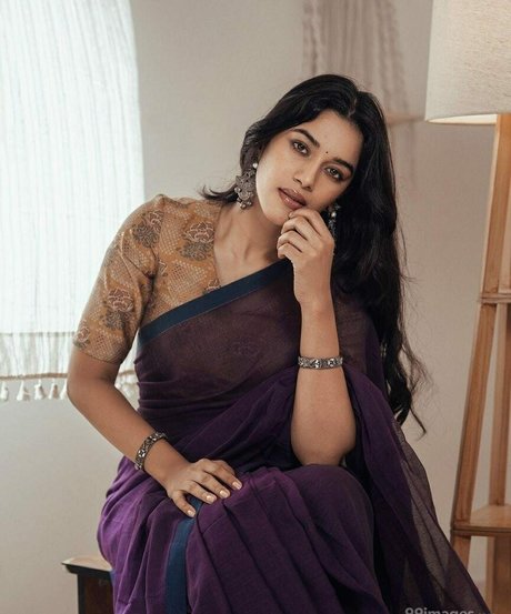 Mirnalini Ravi modèle joli images