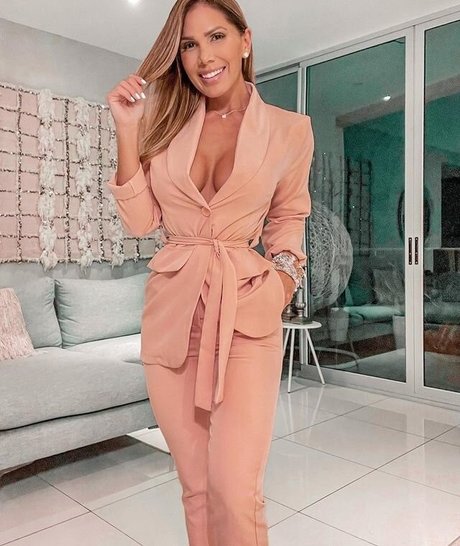 Ana Lucia Vega star du porno chaude galerie