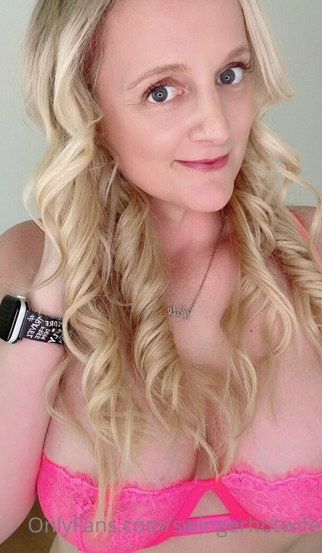 Aussie Cate model naked images