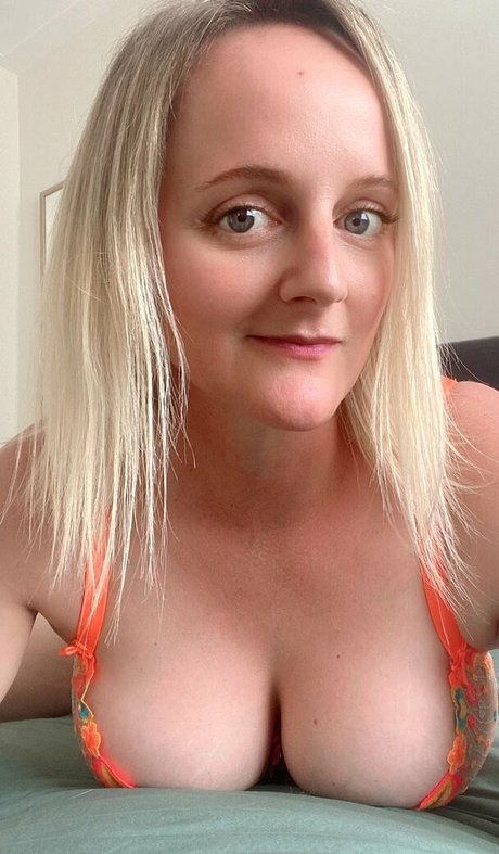 Aussie Cate erotic star pictures