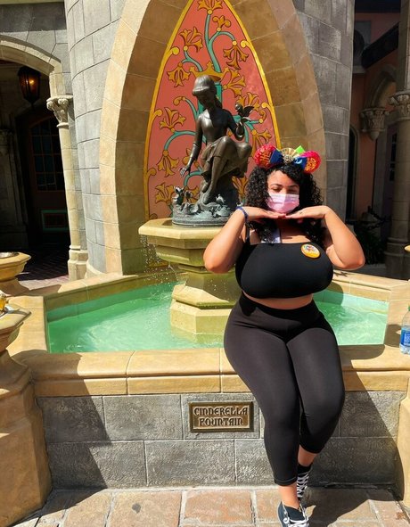 Deanelizyunes estrella erótica imágenes