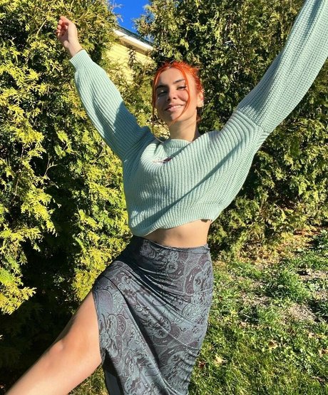 Alicia Atout star du porno sexy photos