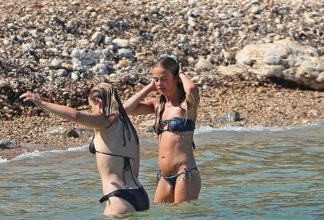 Amelia Windsor nice star photo