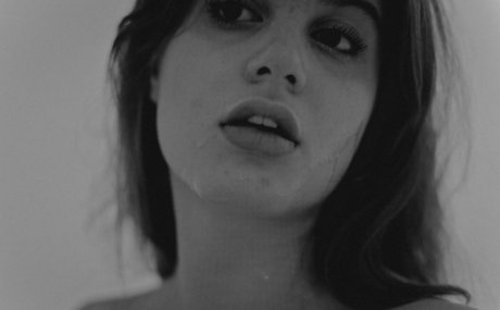 Isa Provati buena estrella porno galerías