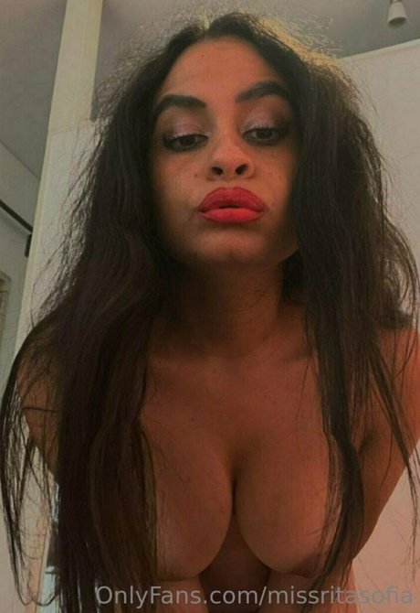 Rita Sofia star du porno de haute qualité photos