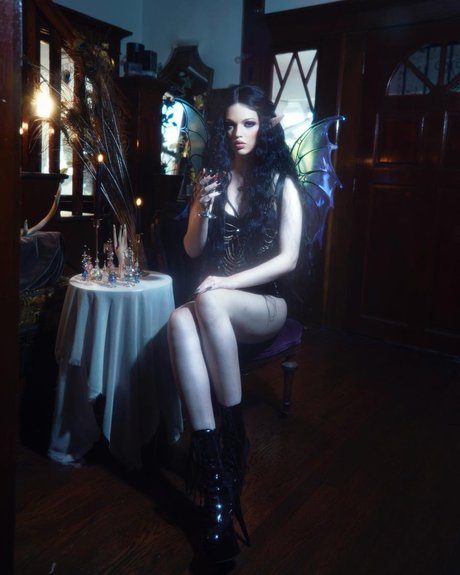 Emma Karla Peet xxx étoile img