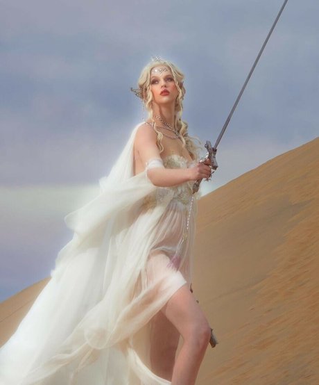 Emma Karla Peet actrice parfaite image