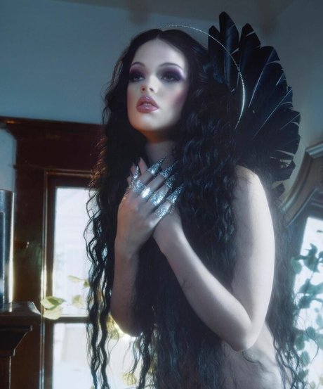 Emma Karla Peet star du porno chaud img