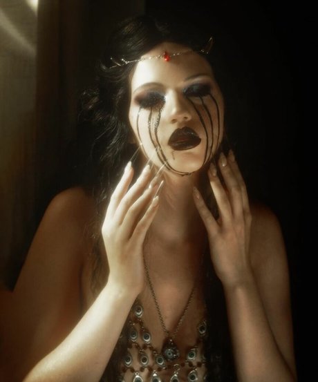 Emma Karla Peet star du porno chaud photos