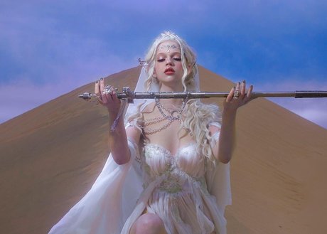 Emma Karla Peet modèle gratuit photo