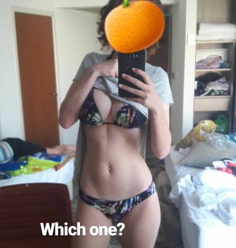 Liora Fin estrella porno desnuda archivo