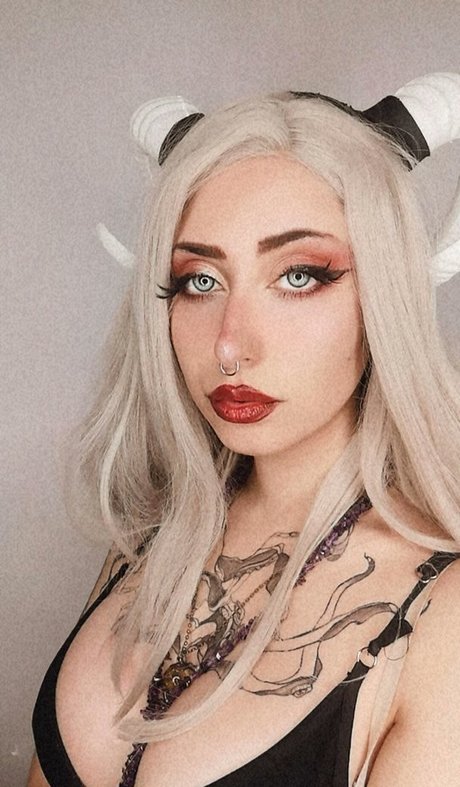 Evolet Asmr pornstar hot pictures