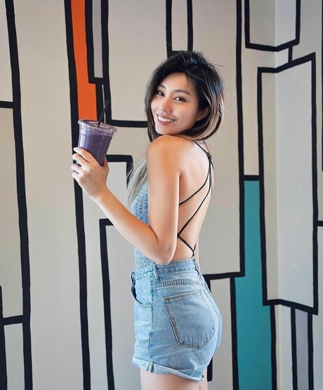 Tangtangjulia free actress photo